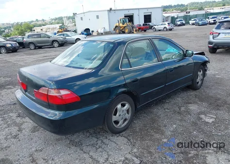 2000 Honda Accord 2.3 Ex from USA, damaged, VIN 1HGCG6676YA137693